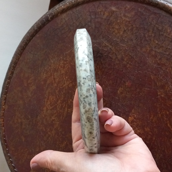 Kiwi Jasper crystal moon with face. - Picture 4 of 6